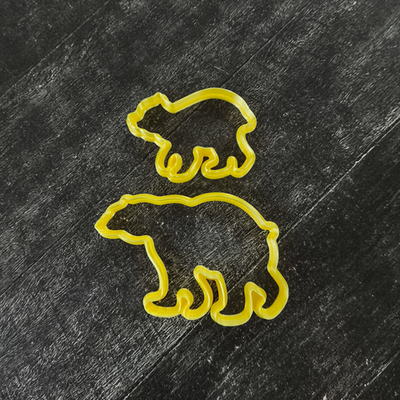 Медведица с медвежонком