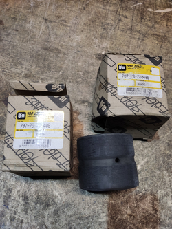 Втулка 707-76-70040