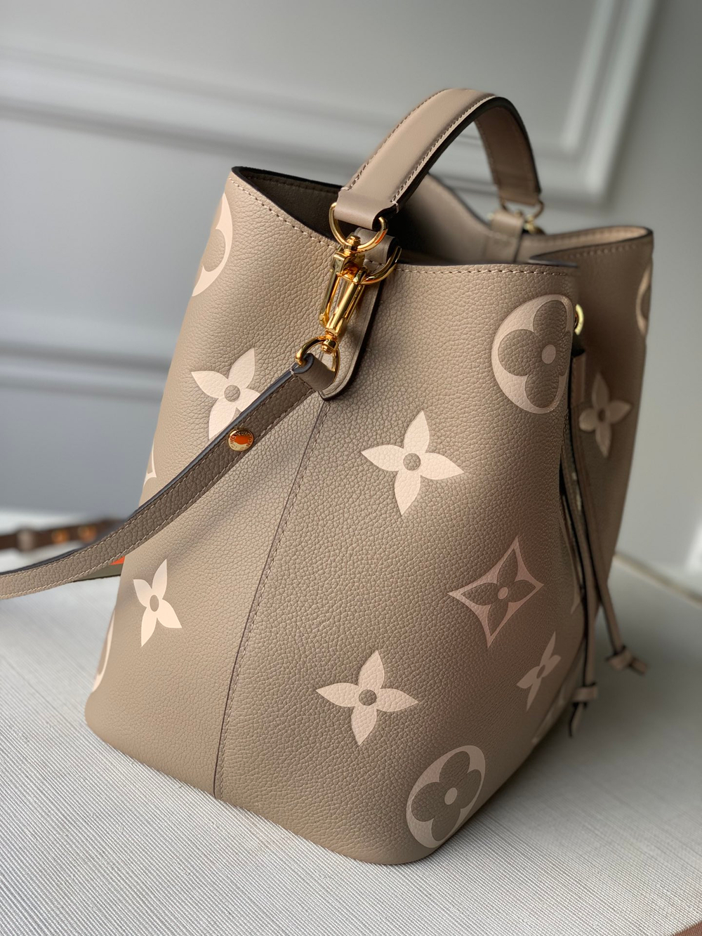 Louis Vuitton NeoNoe MM