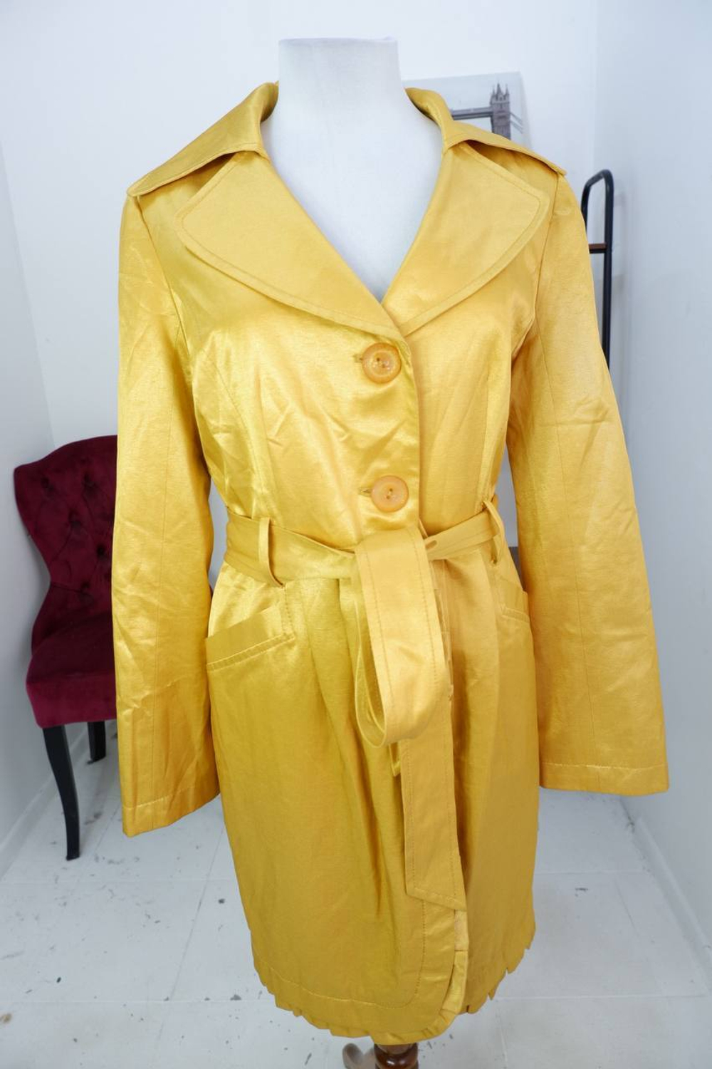 Плащ LO яркого оттенка для хорошего настроения при хмурой погоде, без утеплителя 48 размер