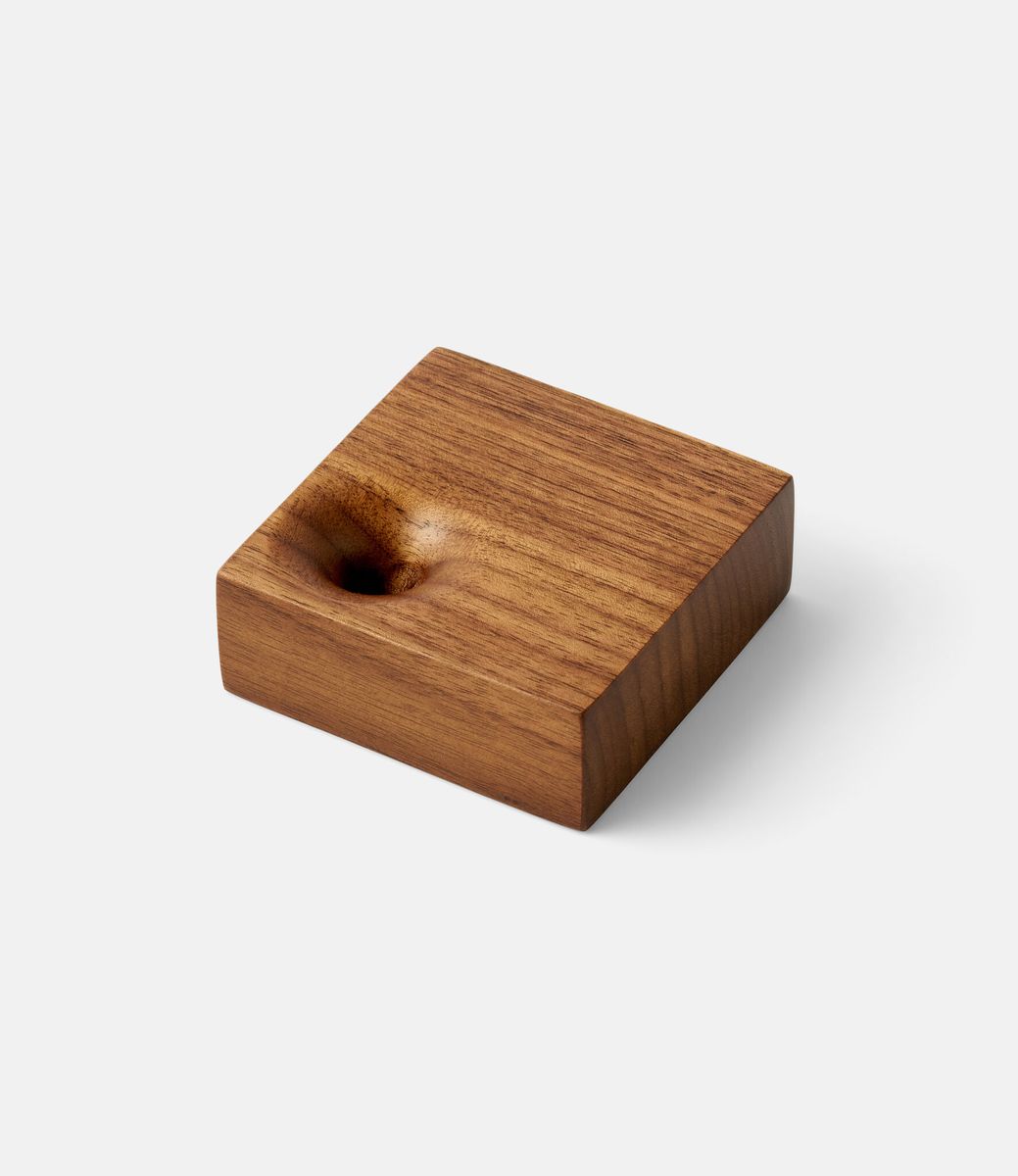 HMM Walnut Block — подставка для ручки