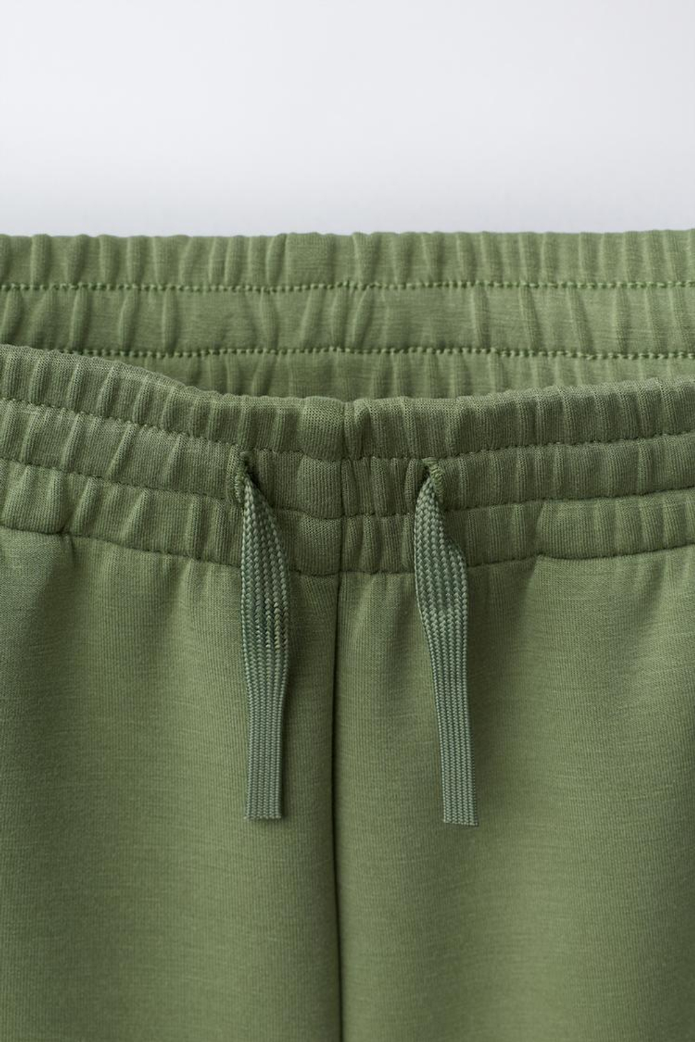 ZARA СПОРТИВНЫЕ ШОРТЫ-БЕРМУДЫ С ЛОГОТИПОМ, МЯГКИЙ ЗЕЛЕНЫЙ