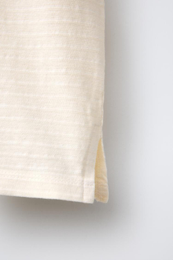 ZARA ФУТБОЛКА ИЗ РЕЛЬЕФНОЙ ТКАНИ С ВЫШИТОЙ НАДПИСЬЮ, ЭКРЮ