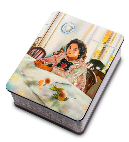 Народные промыслы ШК-35/15 Шкатулка «Девочка с персиками» исп. Зимин А.