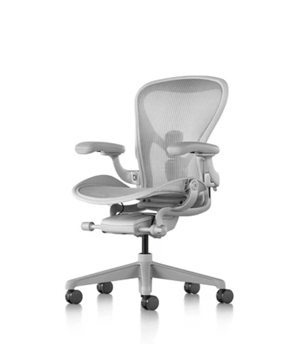 Кресло Herman Miller Aeron Mineral Matte, размер C
