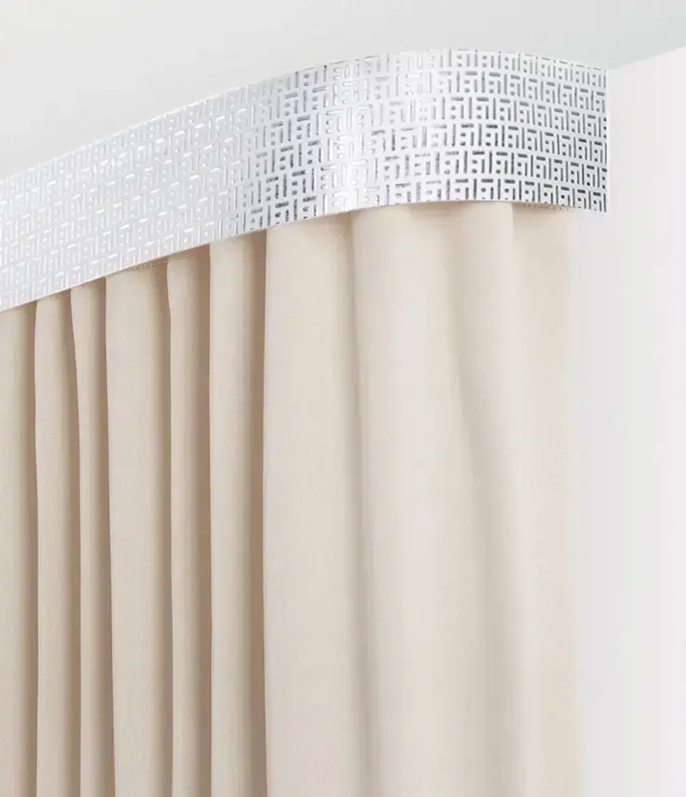 Пластиковый карниз с тиснением Legrand 3-х рядный Твил 3600 мм