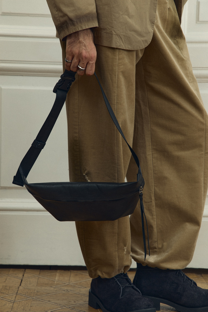 Большая поясная сумка ARCHIVE черная