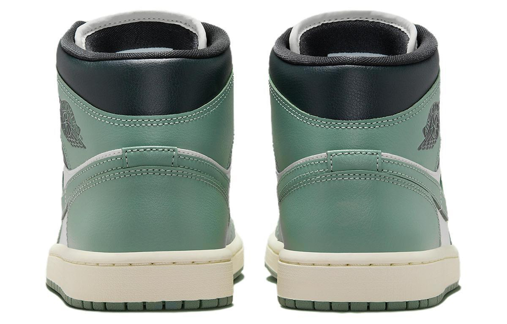 Кроссовки Jordan Air Jordan 1 Mid (Женская размерная сетка)