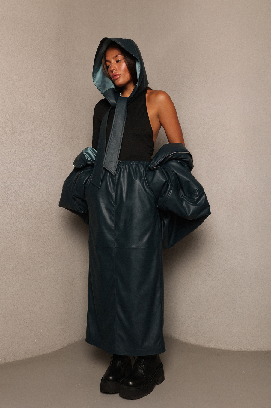 Юбка на кулисе из экокожи