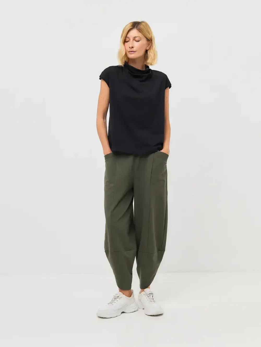 Брюки бананы трикотажные