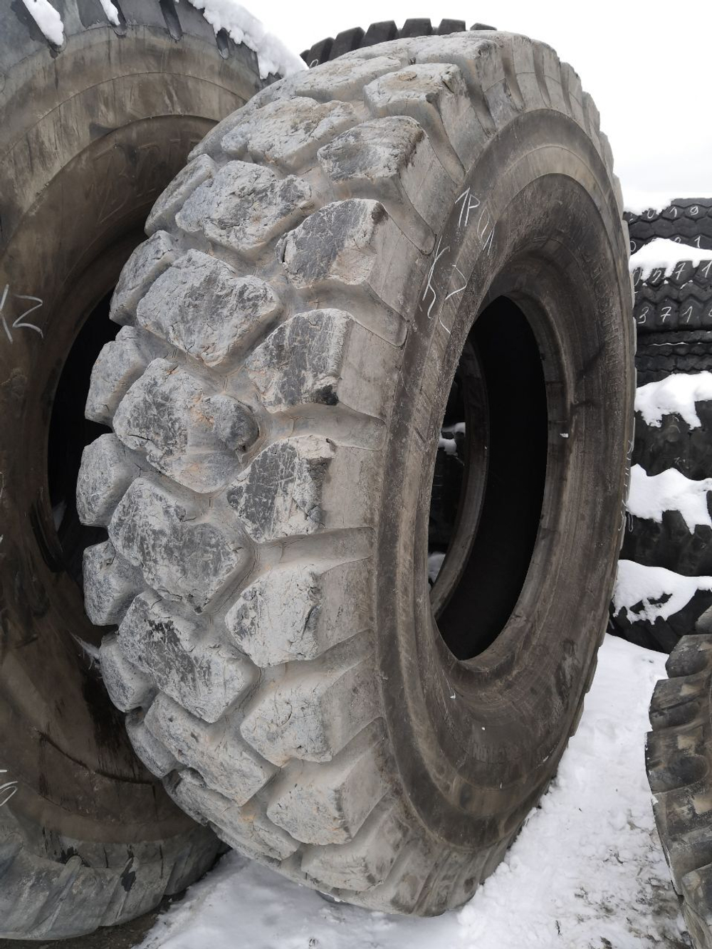 27.00R49 Bridgestone VMTP шина б/у