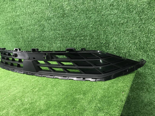 Решетка переднего бампера Geely Atlas 2 (23-нв)