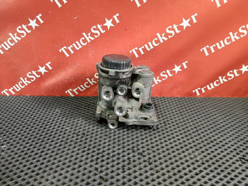 Кран управления тормозами прицепа 2017г