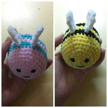 Вязаная игрушка ручной работы "Пчёлка"