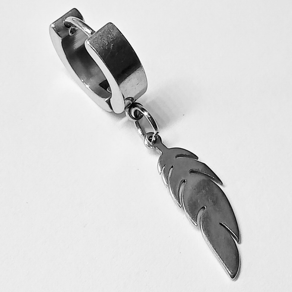Серьга кольцо с подвеской "Перышко" (20х6мм) для пирсинга уха. Медицинская сталь. Цена за одну штуку!