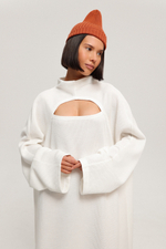 Платье с вырезом на груди макси