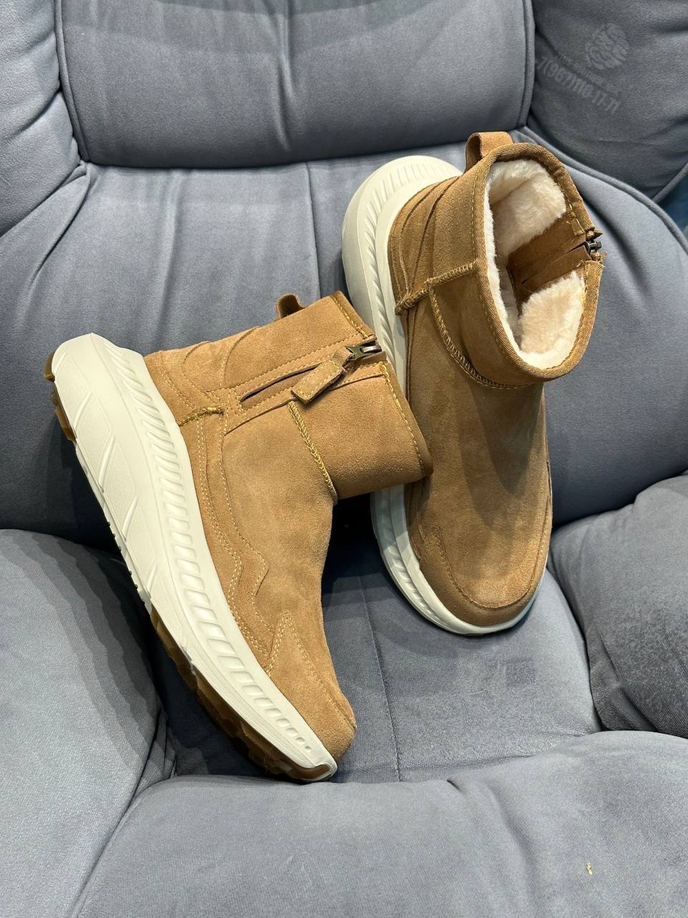 UGG