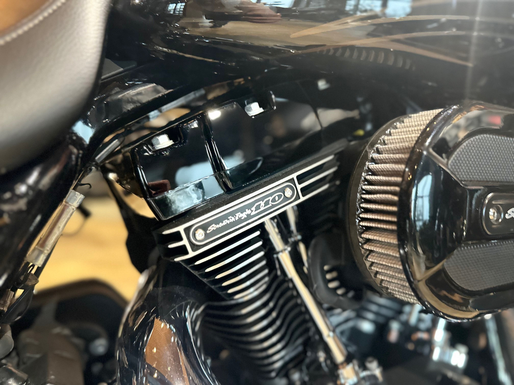 Harley-Davidson CVO Street Glide, 2015