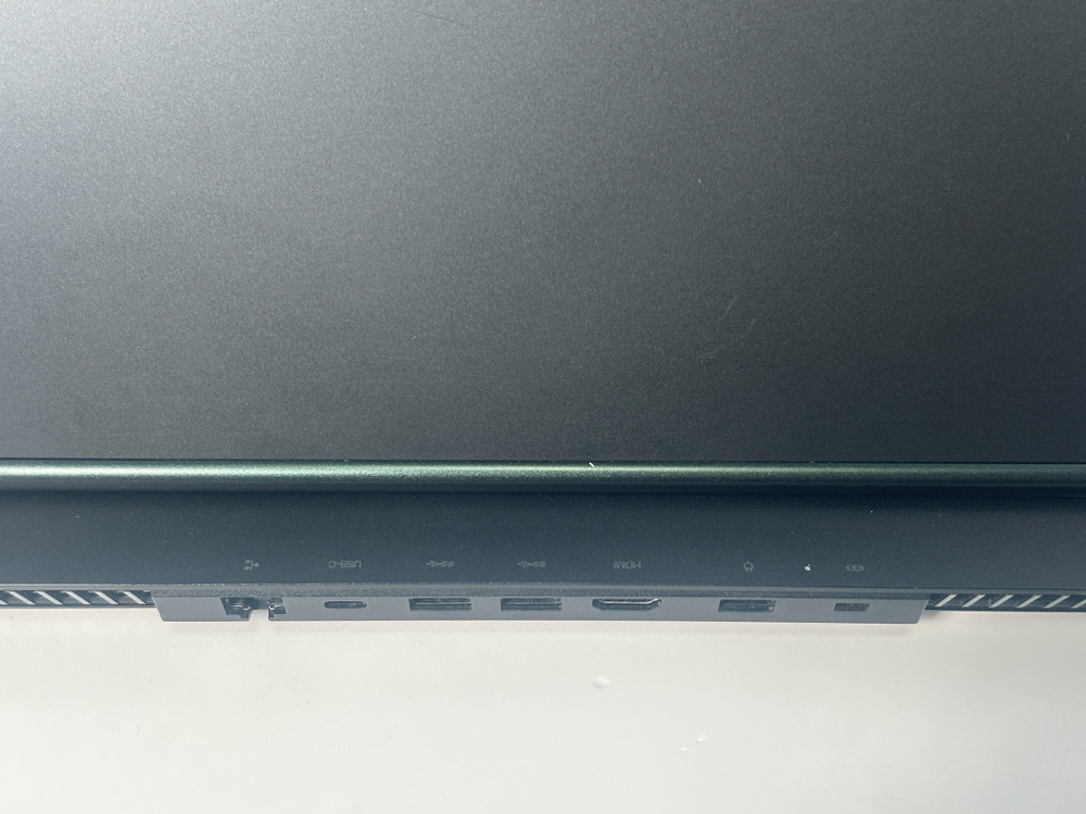 Ноутбук Lenovo Legion 5 15ARH05H (82B10083RU) 15.6"/AMD Ryzen 7 4800H /RAM 16 GB/SSD 512 GB/RTX2060/1920x1080/IPS 144 Hz/Windows 11/Подсветка кл-ры: LED/черный. Состояние: Уценка/царапины на корпусе/трещина на рамке