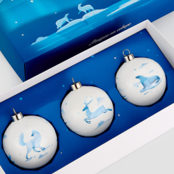 Набор из 3 елочных шаров Farforite «Мишки на севере» в подарочной коробке