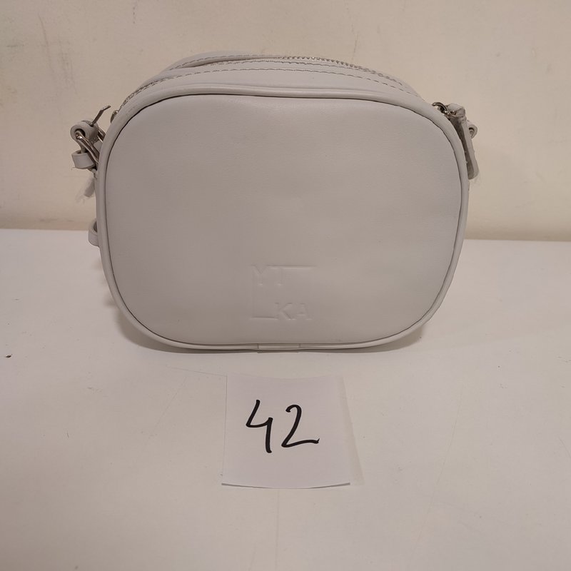 MOLLY молочная - без дефекта 42