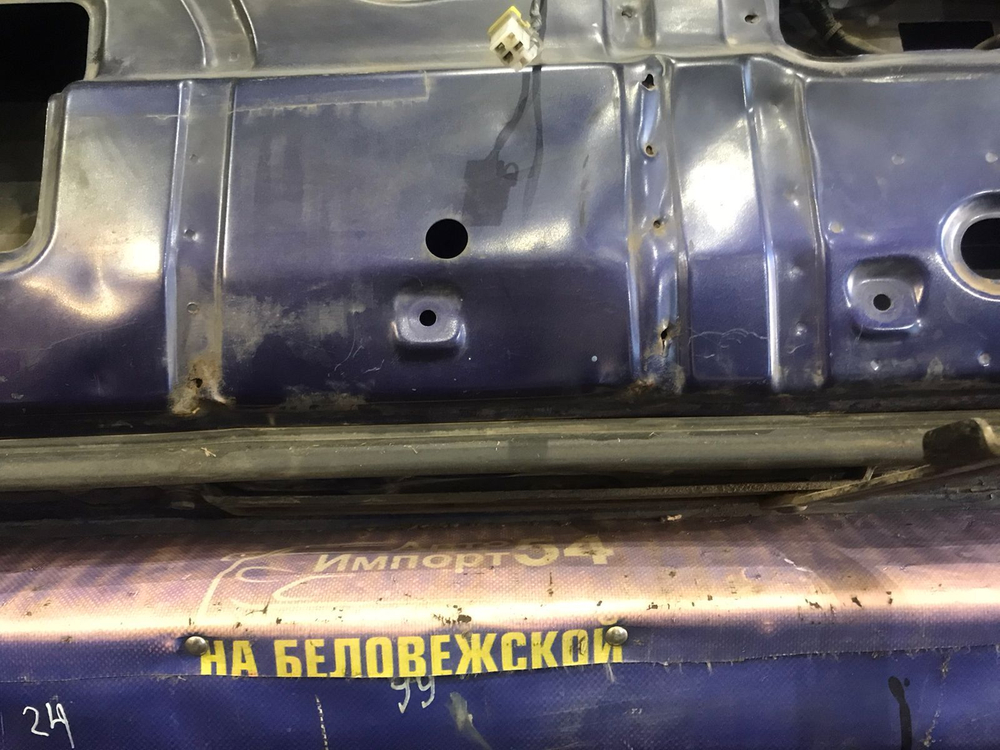 Дверь пятая NISSAN MISTRAL 1997