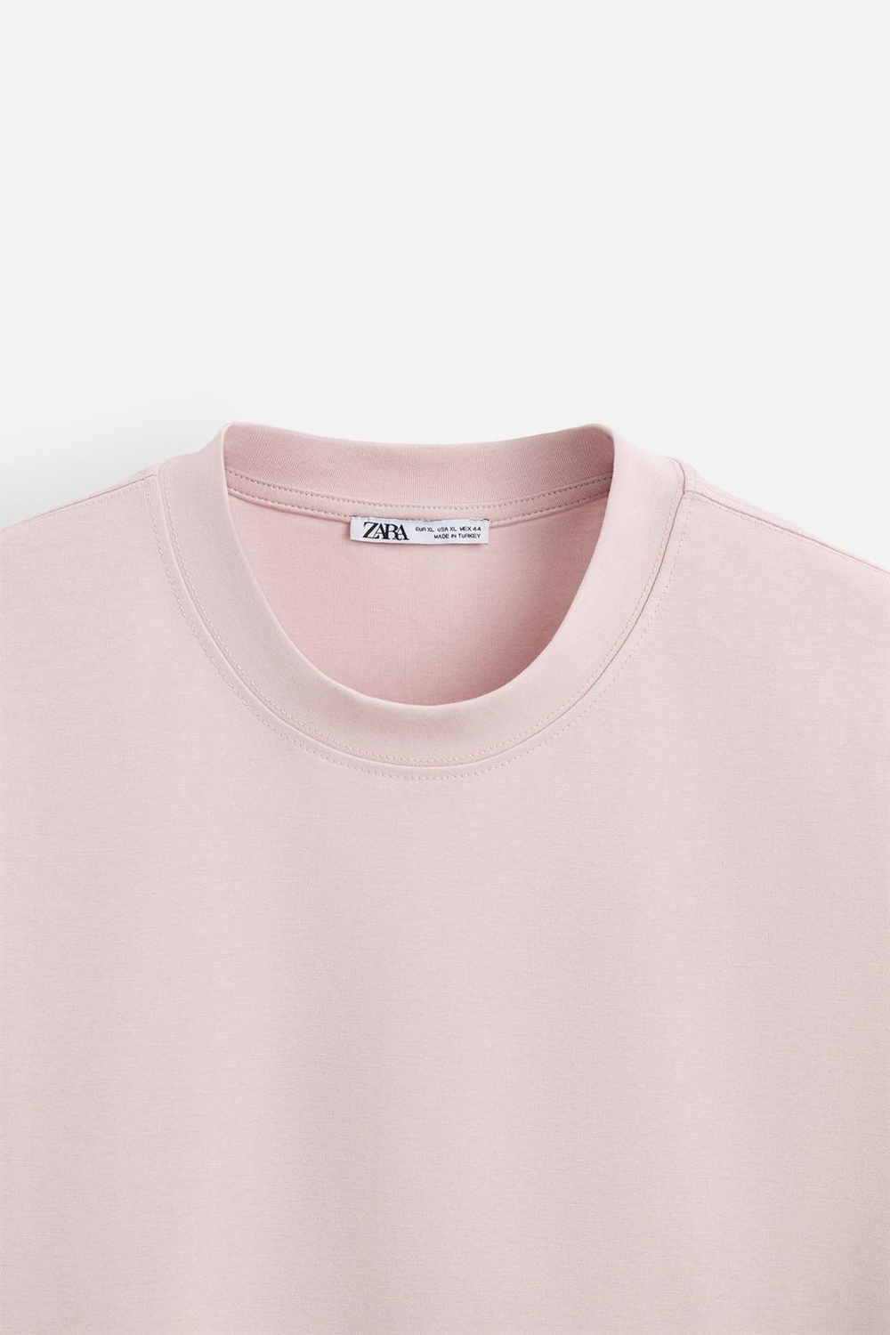 Базовая футболка regular fit
