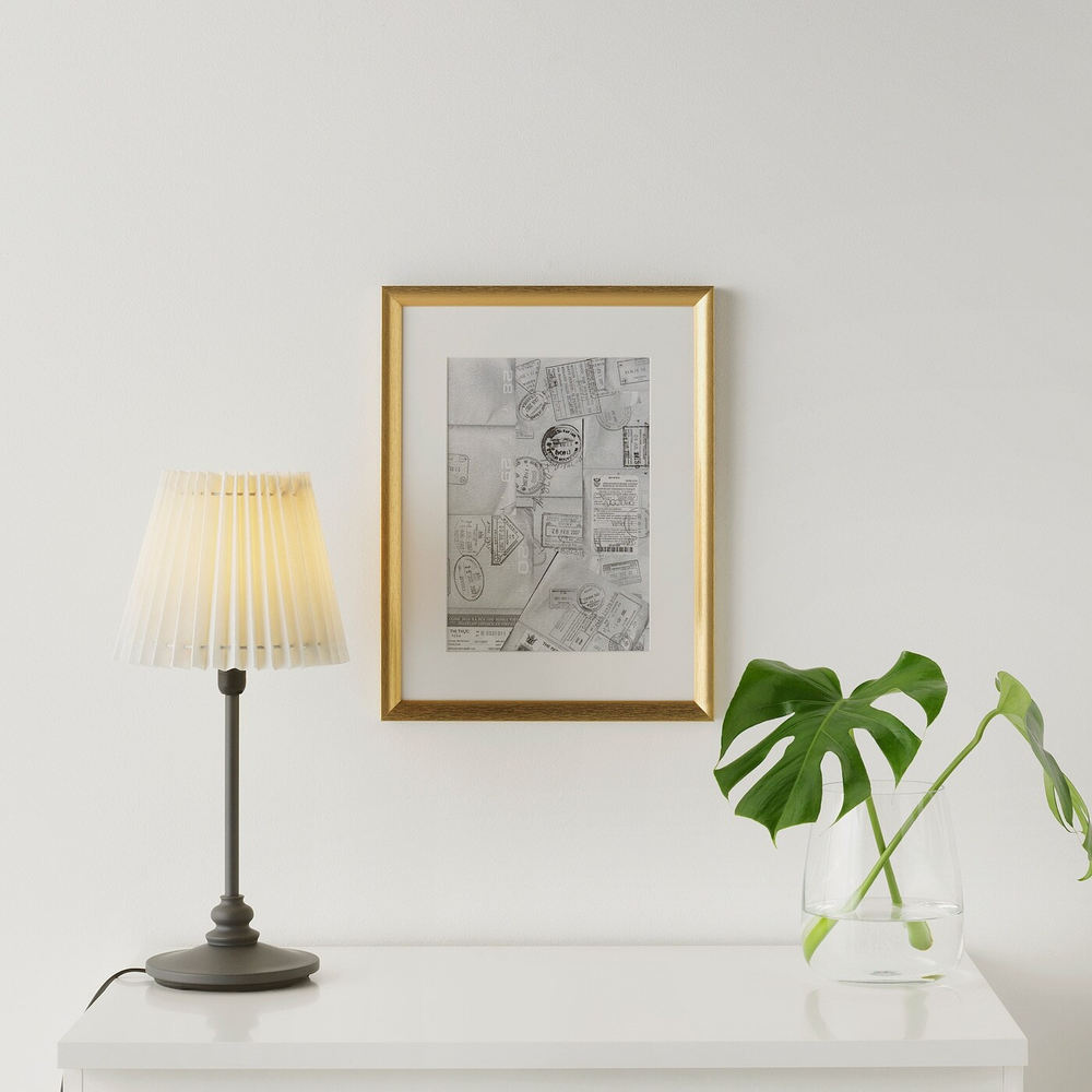 IKEA SILVERHÖJDEN  (ИКЕА СИЛВЕРХÖЙДЕН)  -  Рамка, цвет золота, 30x40 см