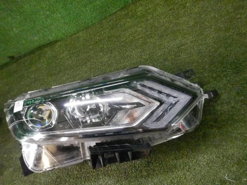 Битая Фара правая Nissan Qashqai 2 j11 (17-23) галоген