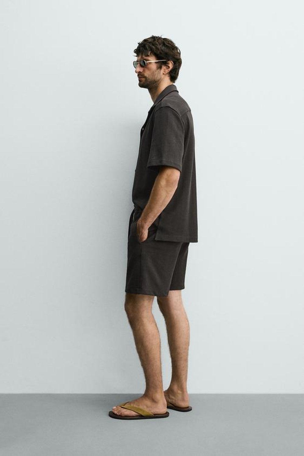 ZARA ШОРТЫ RELAXED FIT ИЗ РЕЛЬЕФНОЙ ТКАНИ, УГОЛЬНЫЙ