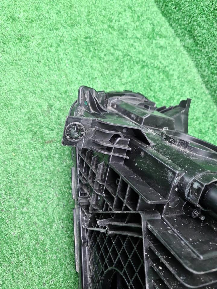 Фара правая Geely Monjaro (2021-н.в.) LED