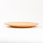 Деревянная плоская тарелка из древесины сибирского кедра. T184