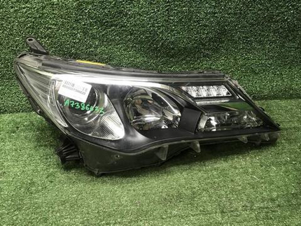 Фара правая Toyota Rav 4 CA40 (2012-2015) ксенон