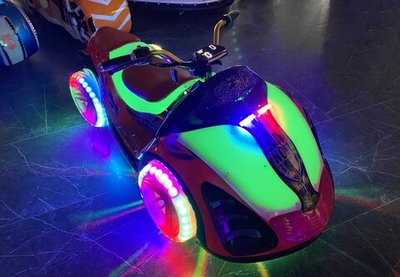 Прокатный аттракцион «Квантум» Электромобиль