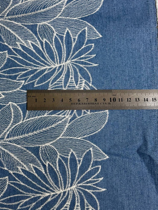 Джинс с вышивкой, темно голубой, листья