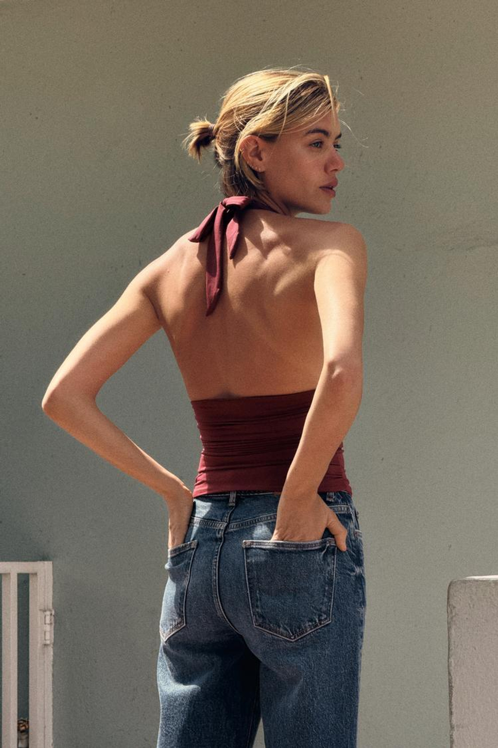 ZARA ТОП С ДРАПИРОВКОЙ И ГОРЛОВИНОЙ ХАЛТЕР, ЦВЕТ БУРГУНДСКОГО ВИНА