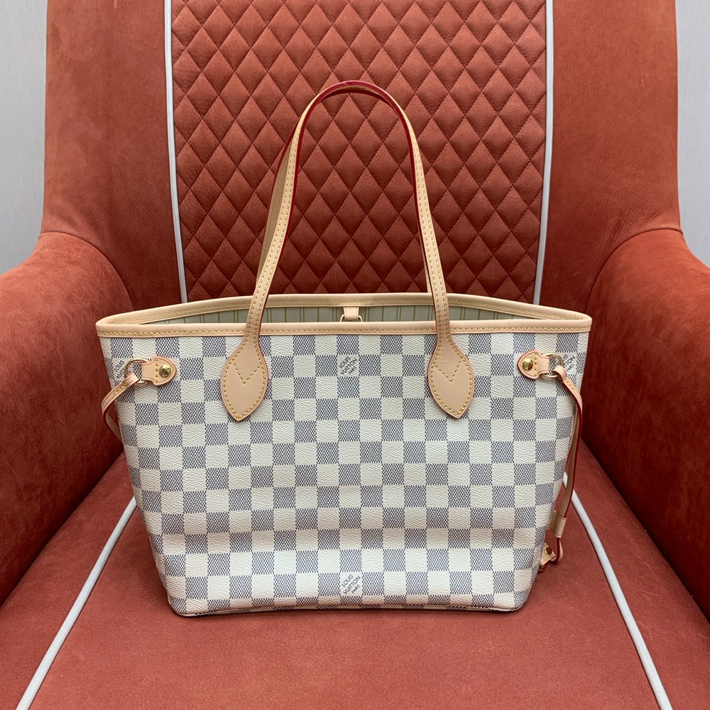 Louis Vuitton Neverfull PM