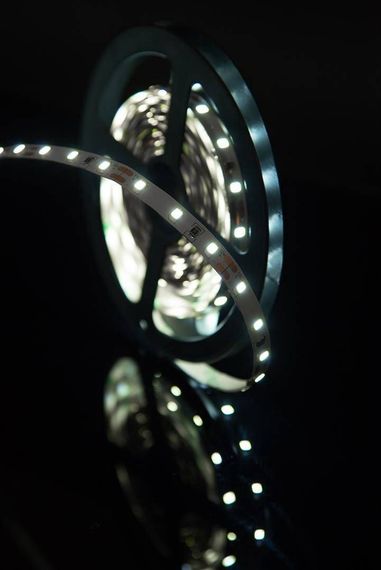 Светодиодная лента SWG 4,8W/m 60LED/m 2835SMD холодный белый 5M 001472