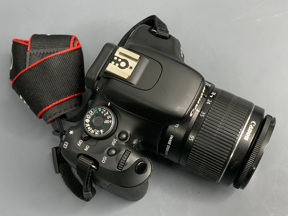 Canon 600D kit 18-55mm IS ll 50 кадров