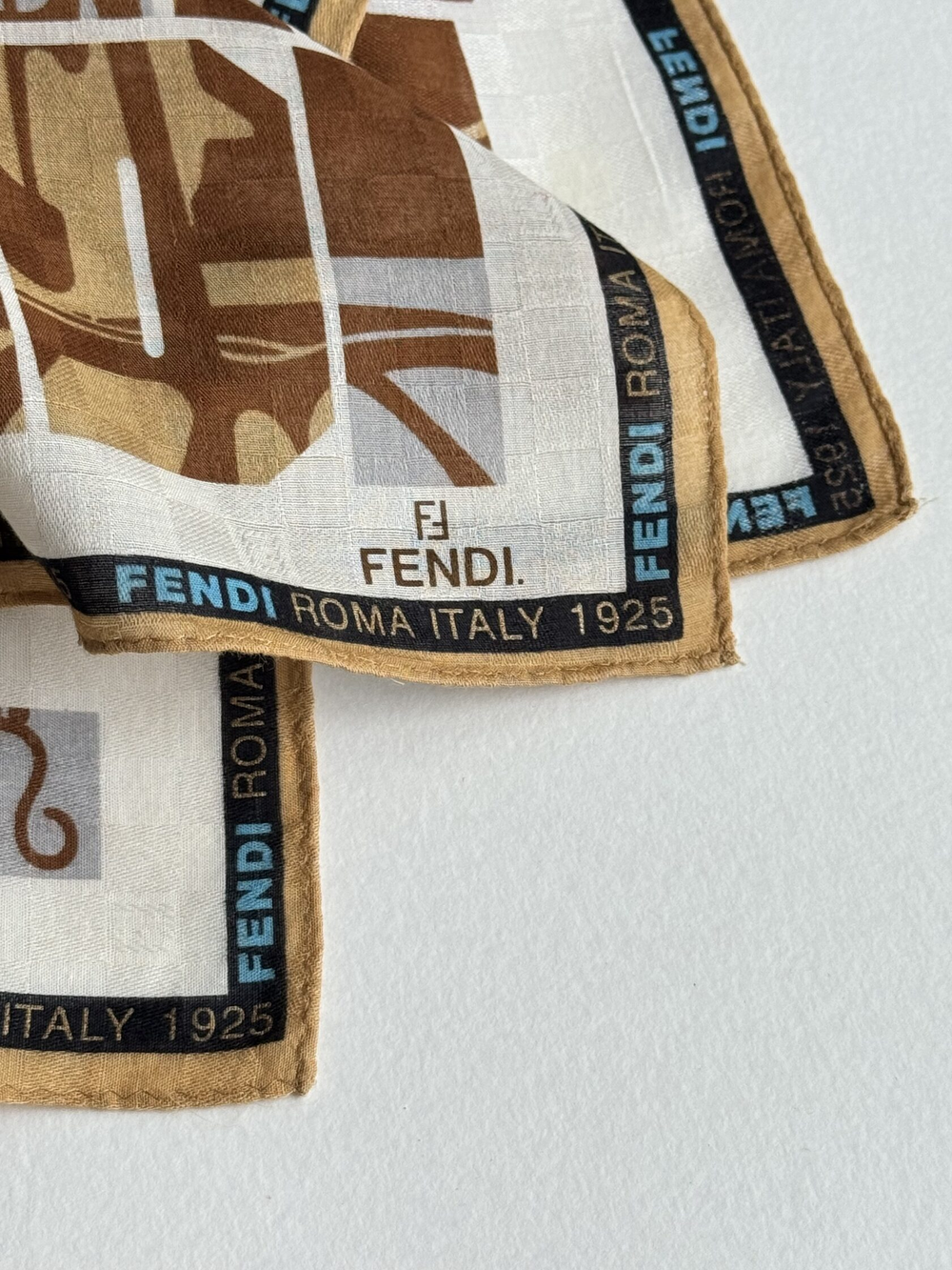 Платок Fendi в коричневых тонах