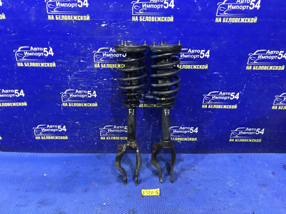 Стойка передняя правая MITSUBISHI DIAMANTE 2000