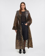modele-fiona-imprime-leopard