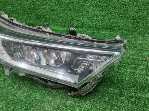 Битая Фара правая Toyota RAV4 5 XA50 (2018-н.в.) LED
