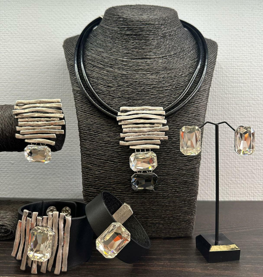 JM C522847BL Колье