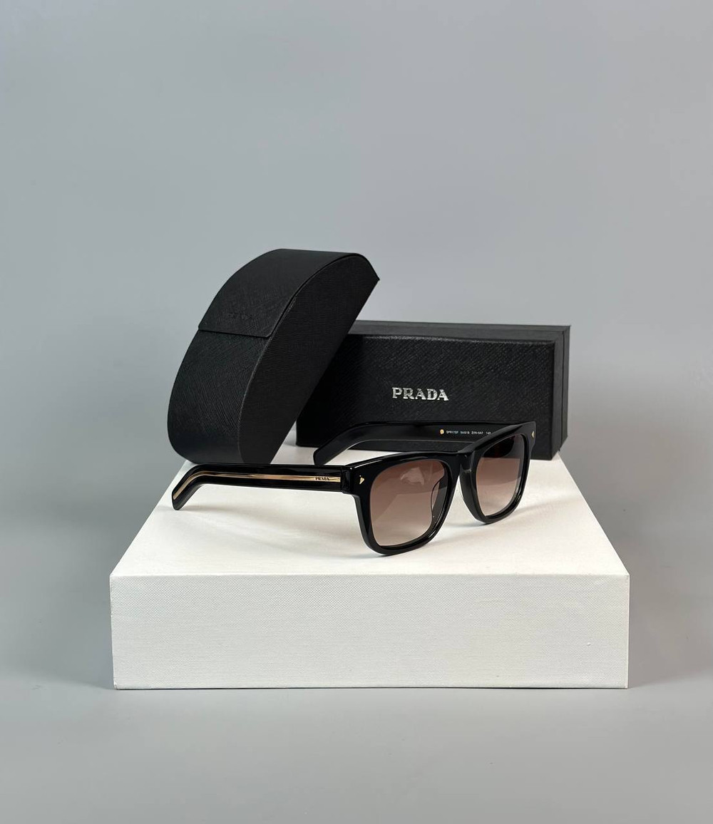Очки Prada