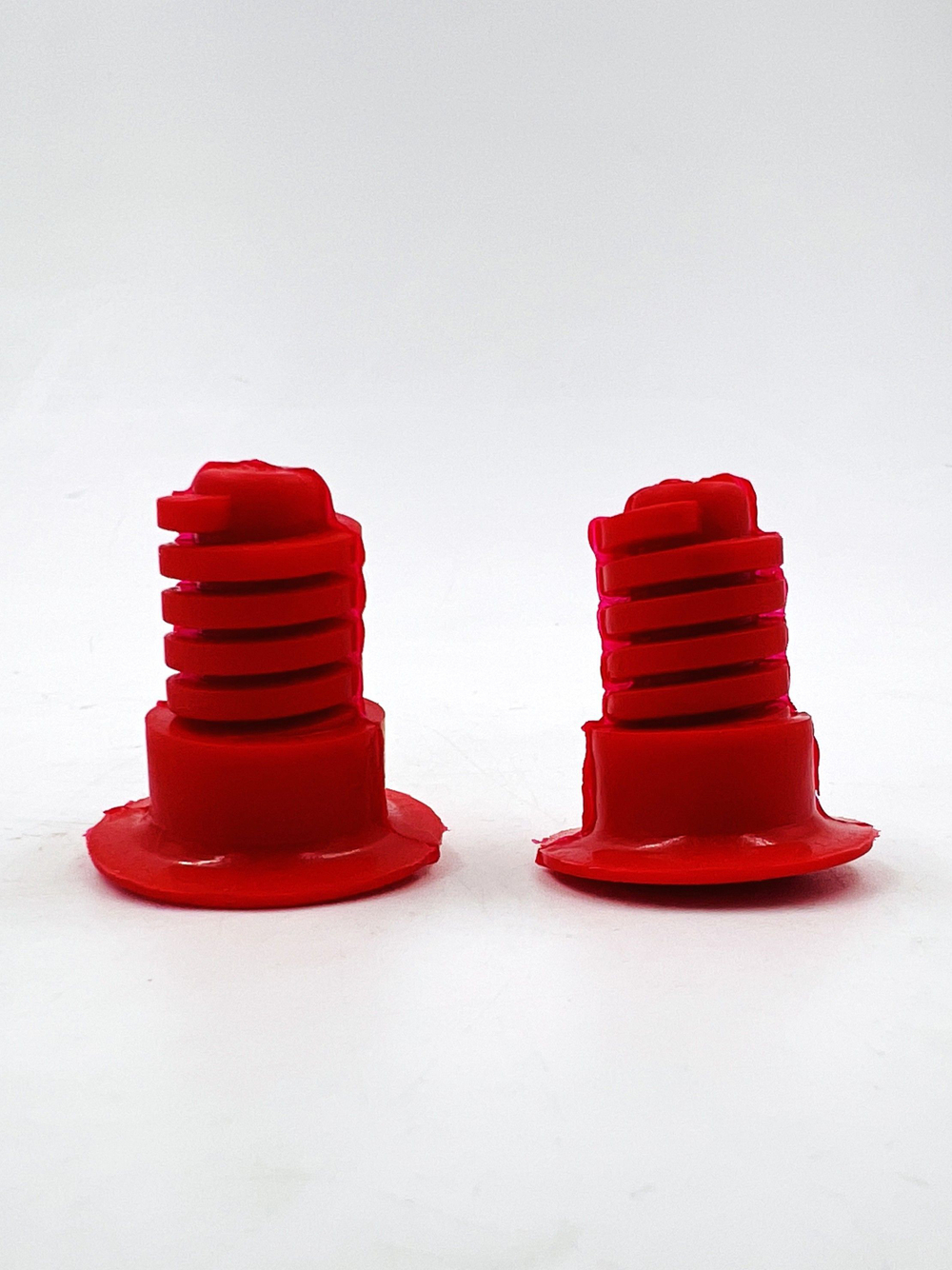 Отбойник капота силиконовый красный ВАЗ 2110-12, Приора, Гранта комплект 2 шт