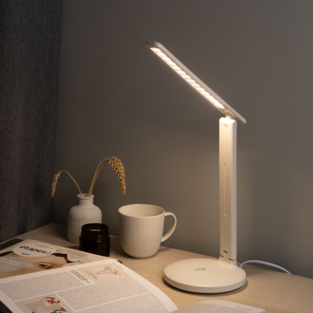 Настольный светильник ЭРА NLED-526-10W-W светодиодный белый | Светодиодные настольные лампы