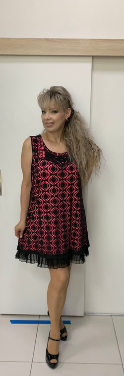 Короткое платье-туника розово-черное