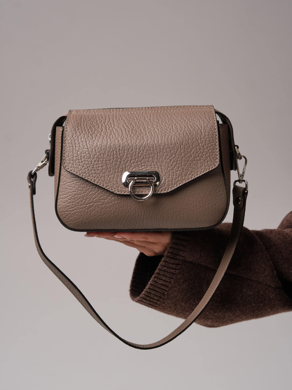 Женская сумка кросс-боди Azaro тауп соло