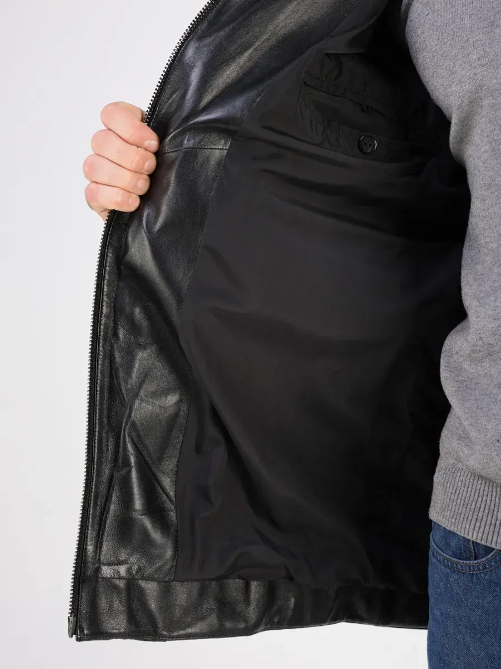 Куртка зимняя кожаная с капюшоном пуховик